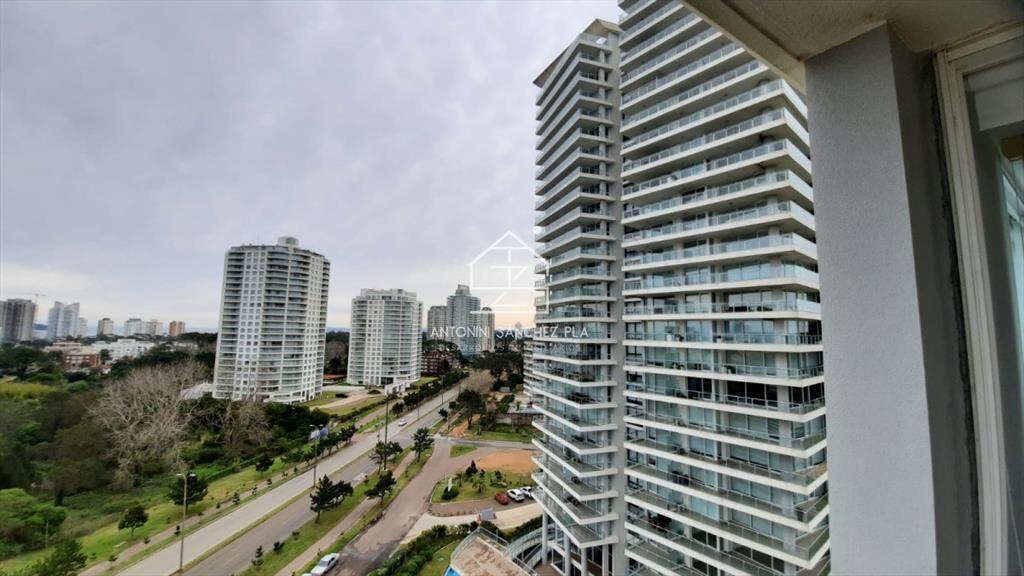 EXCELENTE APARTAMENTO EN ROOSEVELT