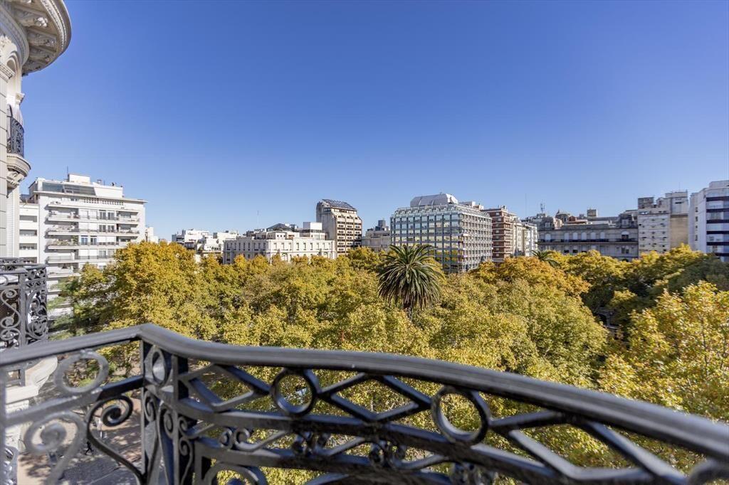 Venta de Apartamento 3 Dormitorios y servicio completo en e