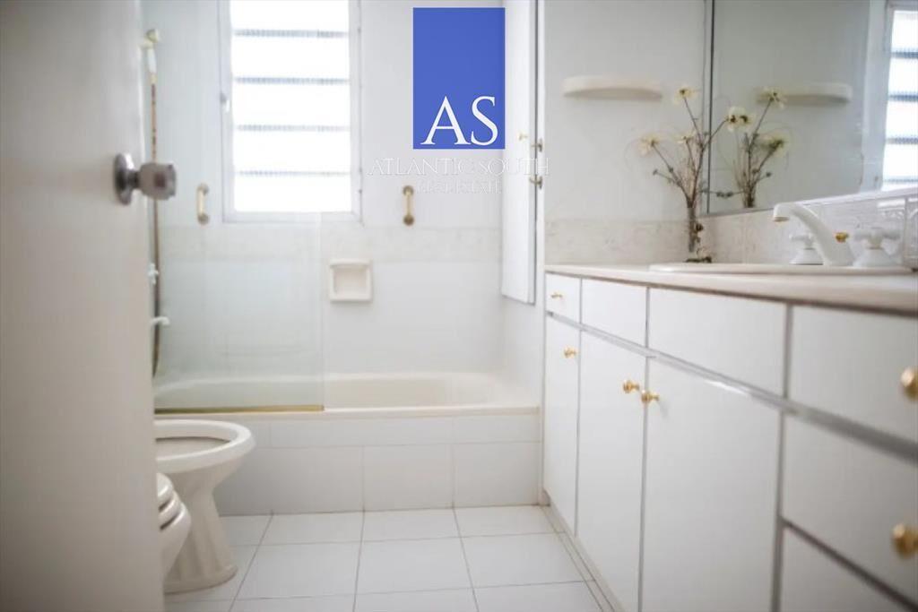 Apartamento de 4 dormitorios primera linea Playa