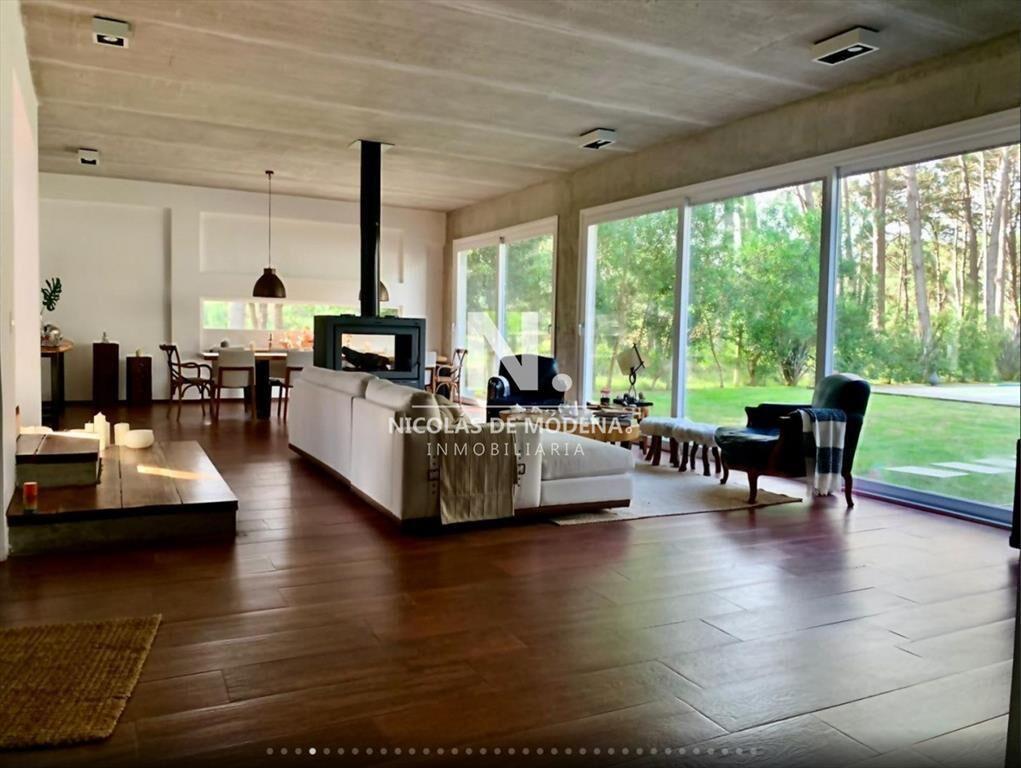Se vende casa en Montoya, La Barra en impecable