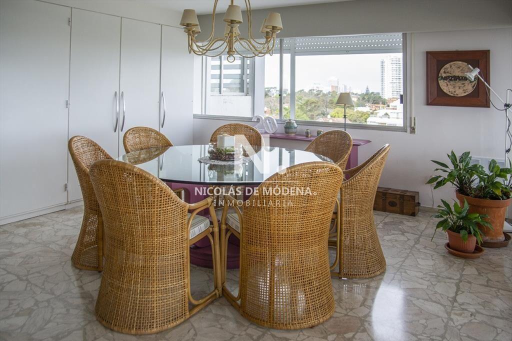 Departamento de 3 dormitorios en venta frente al
