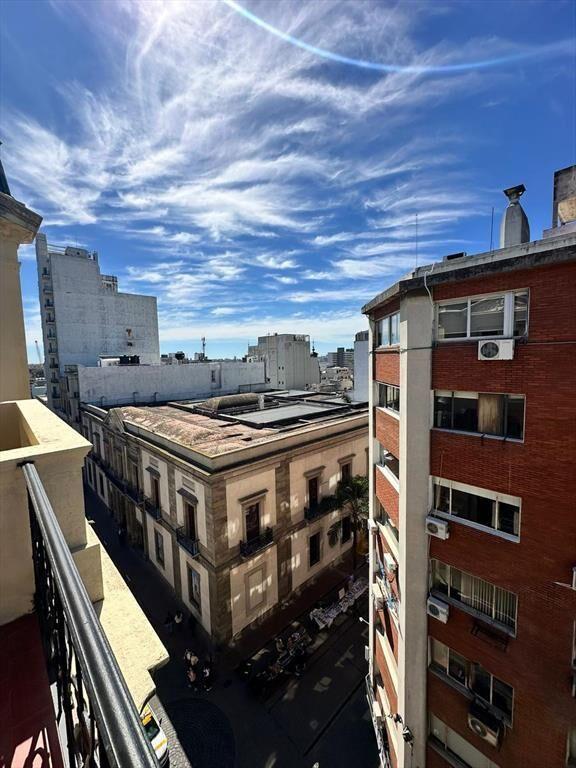 Loft al frente sobre Juan C Gómez, 35,9 M2 entrepiso, súp