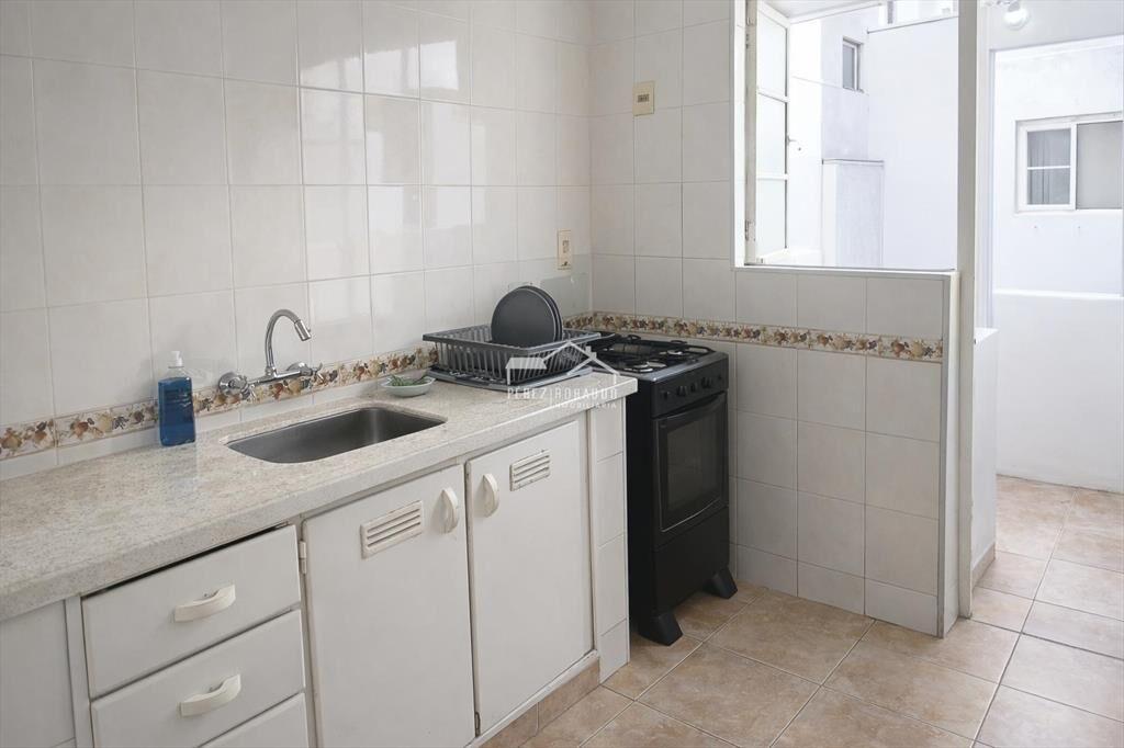 Venta apartamento 3 dormitorios, primer piso por escalera