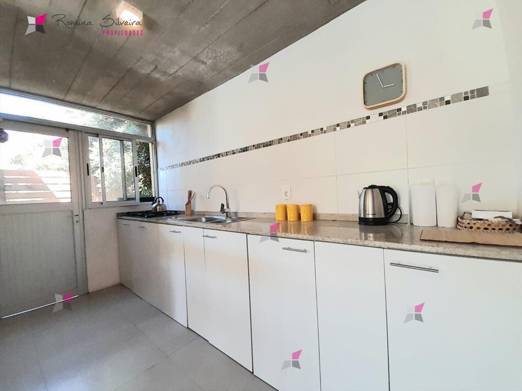 Casa de tres dormitorios a metros del mar en con