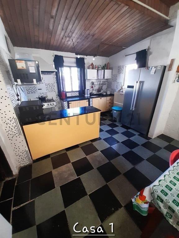 Venta 2 casas, Padrón único a pasos de Propios y Gral. Fl...