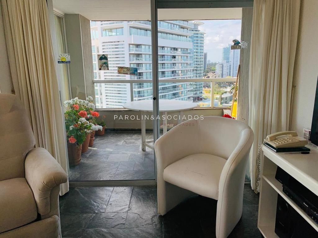 Apartamento de 3 dormitorios en Torres del Plata II, Punta