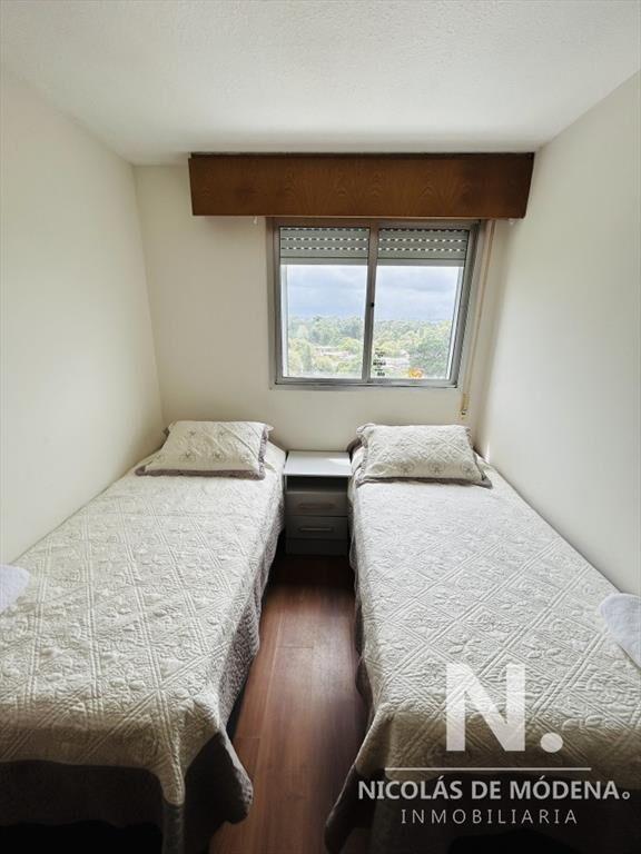 Apartamento en Venta, 3 dormitorios - Torre en Avenida Roos