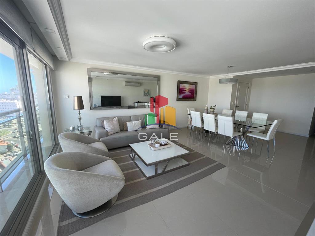 Apartamento de 3 dormitorios en Torre Imperiale -
