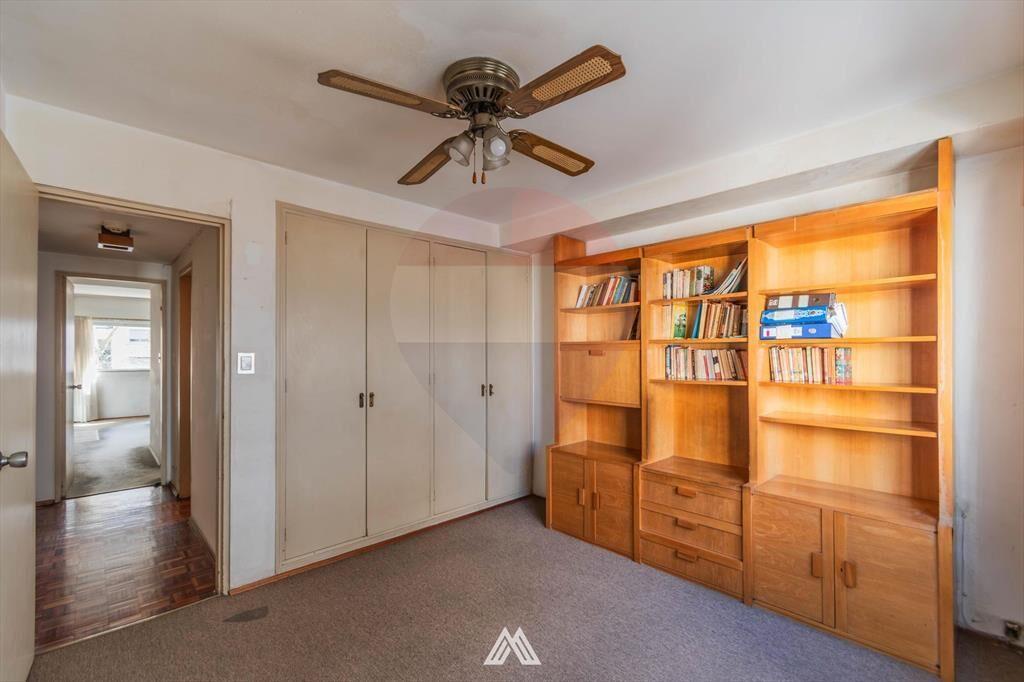 VENTA POCITOS, 3 dormitorios 3 baños Gge luminoso
