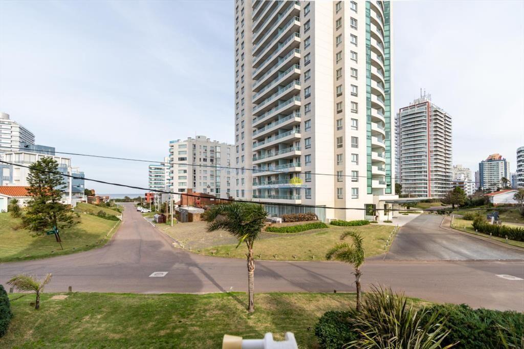 Moderno Apartamento de 3 Dormitorios en Alquiler Anual, Pla