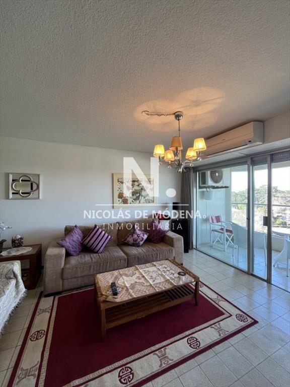 Departamento de 2 dormitorios en venta en Punta R