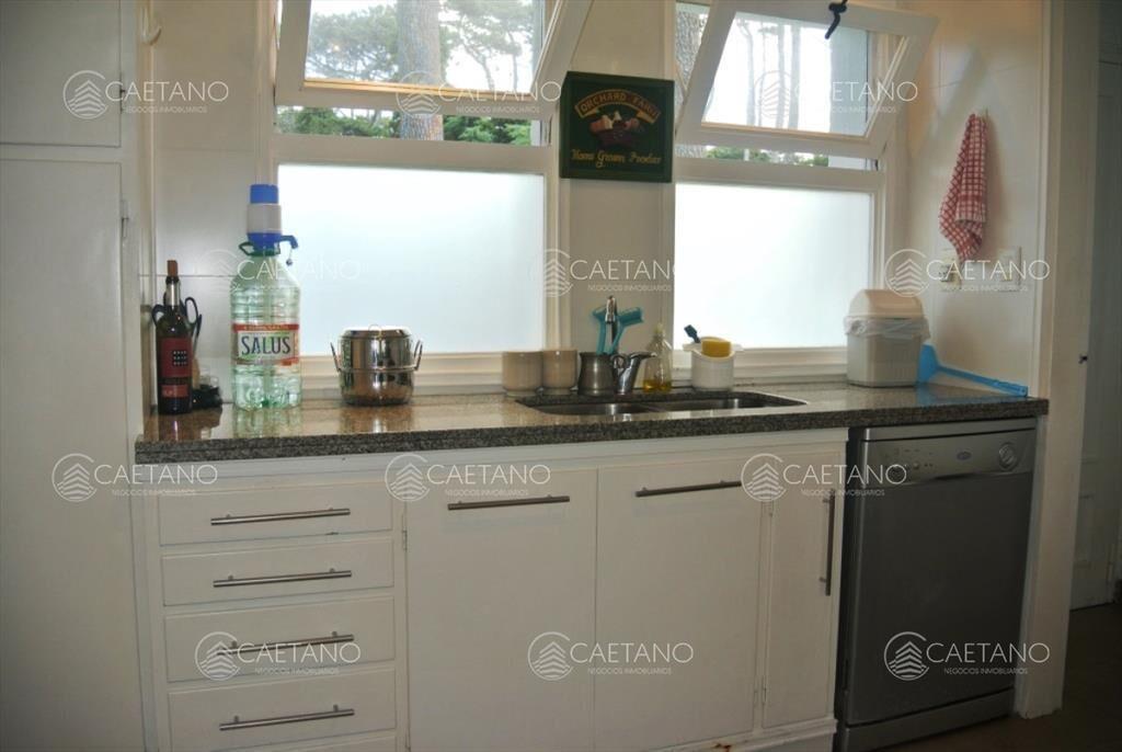 Casa en venta de 5 dormitorios a metros del mar