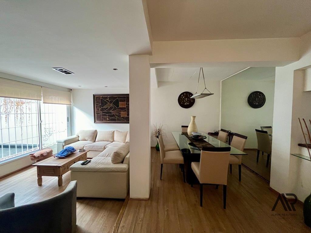 Venta casa de 6 dormitorios en Carrasco