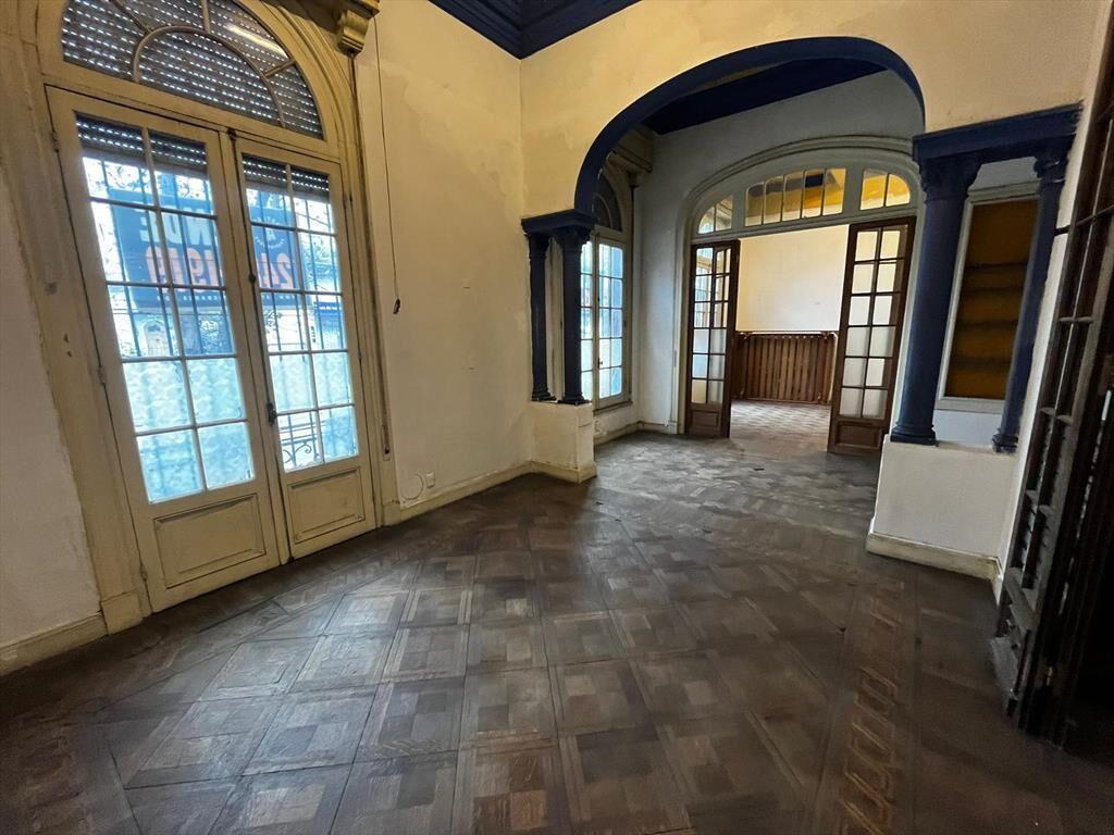Excelente casa, ideal empresa o edificio sobre Agraciada!!