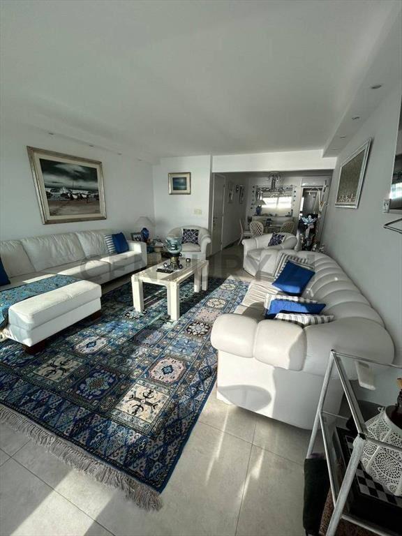 Apartamento De 3 Dormitorios En Alquiler Temporal, Inver...
