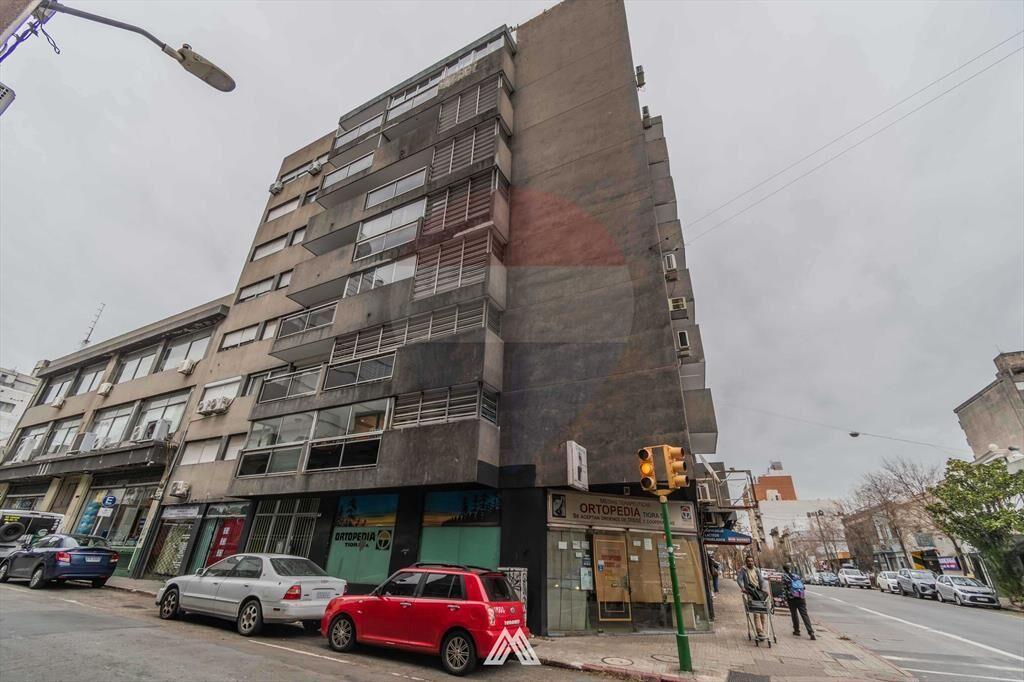 VENTA APARTAMENTO 2 DORMITORIOS, PATIO, CORDON
