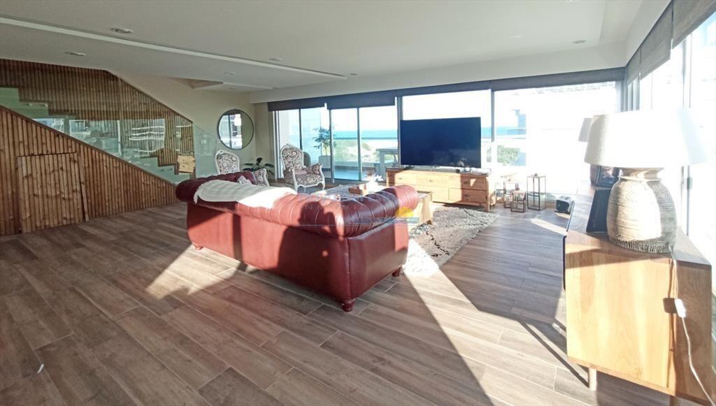 Amplio Penthouse con hermosa vista al mar y