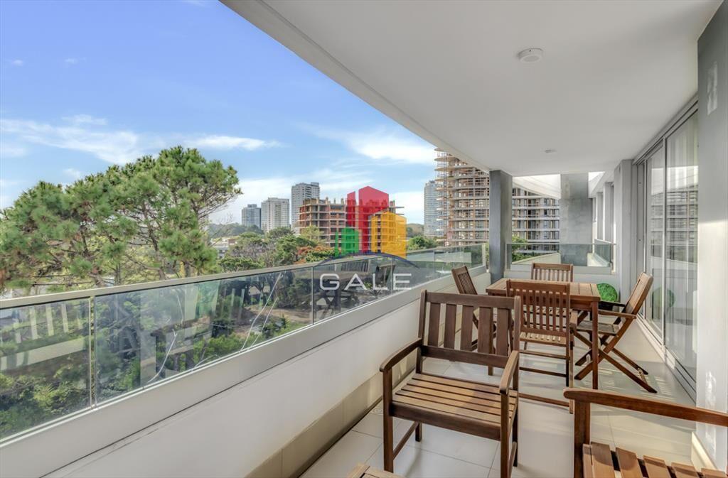 APARTAMENTO EN PUNTA DEL ESTE