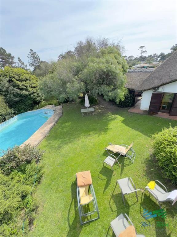 En venta cabaña con gran terreno, piscina y de