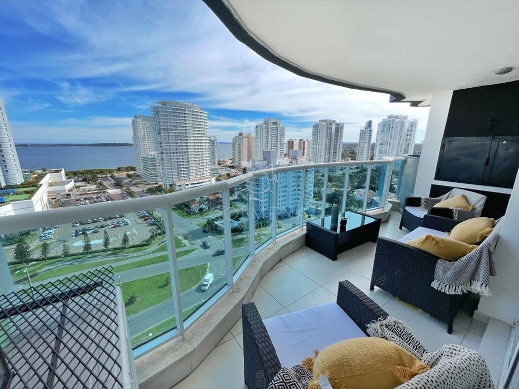 Hermoso apartamento con vista al mar en Playa