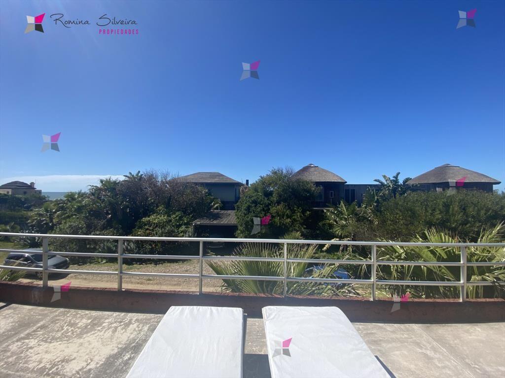 Casa en venta - Punta Piedras
