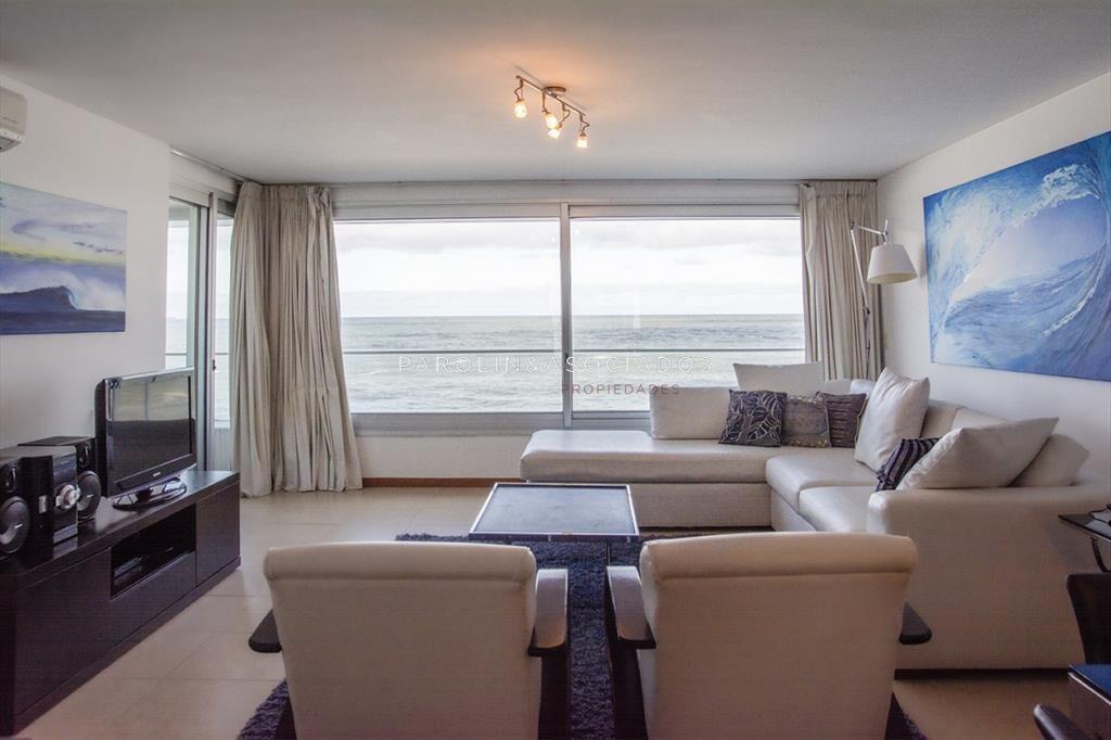 Apartamento en venta en edificio Calypso en Brava, Punta de