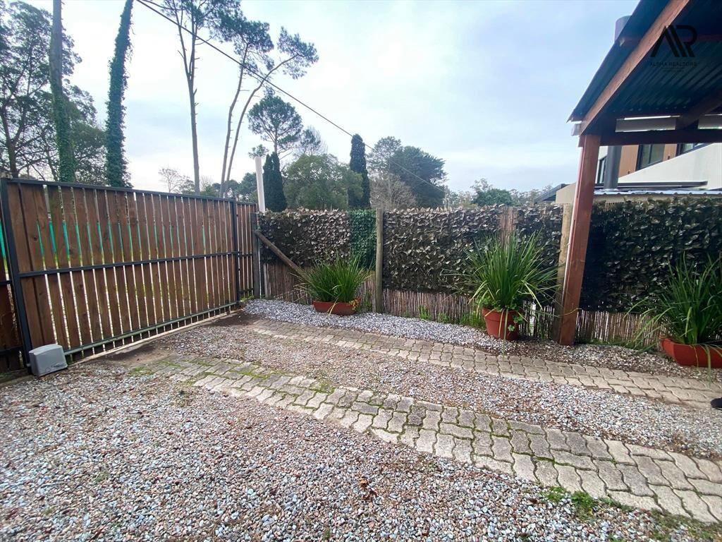 Casa en venta c/ cochera en Reserva del Este