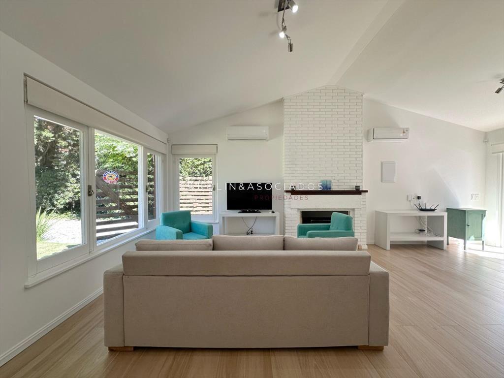 Hermosa casa de 2 dormitorios en venta. San Punta