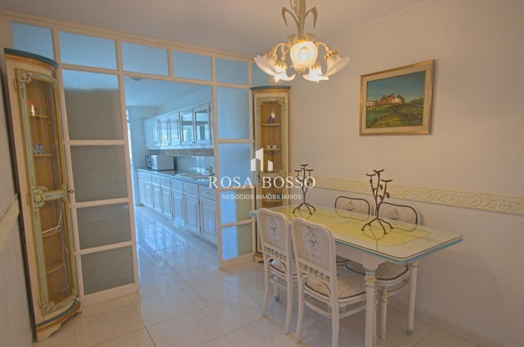 Venta apartamento de 3 dormitorios en primera -