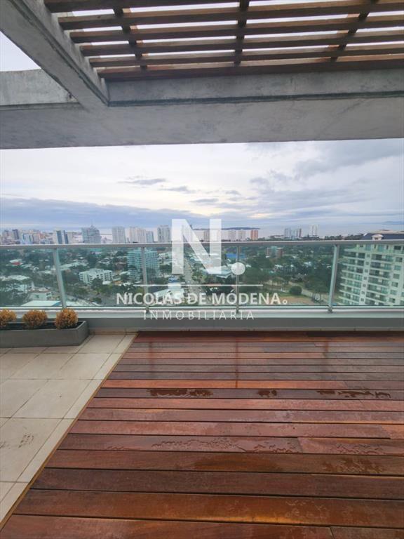 Penthouse de 2 dormitorios en venta en torre con