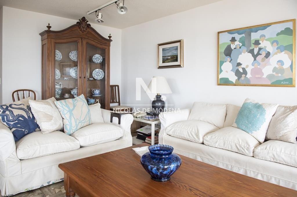 Torre de Categoría, vista plena al mar.