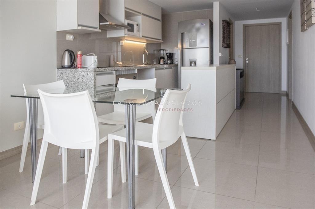 Piso alto con vista panoramica, 1 dormitorio y en