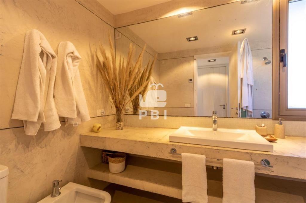 Hermosa casa en venta en barrio Privado - Ref : PBI13813