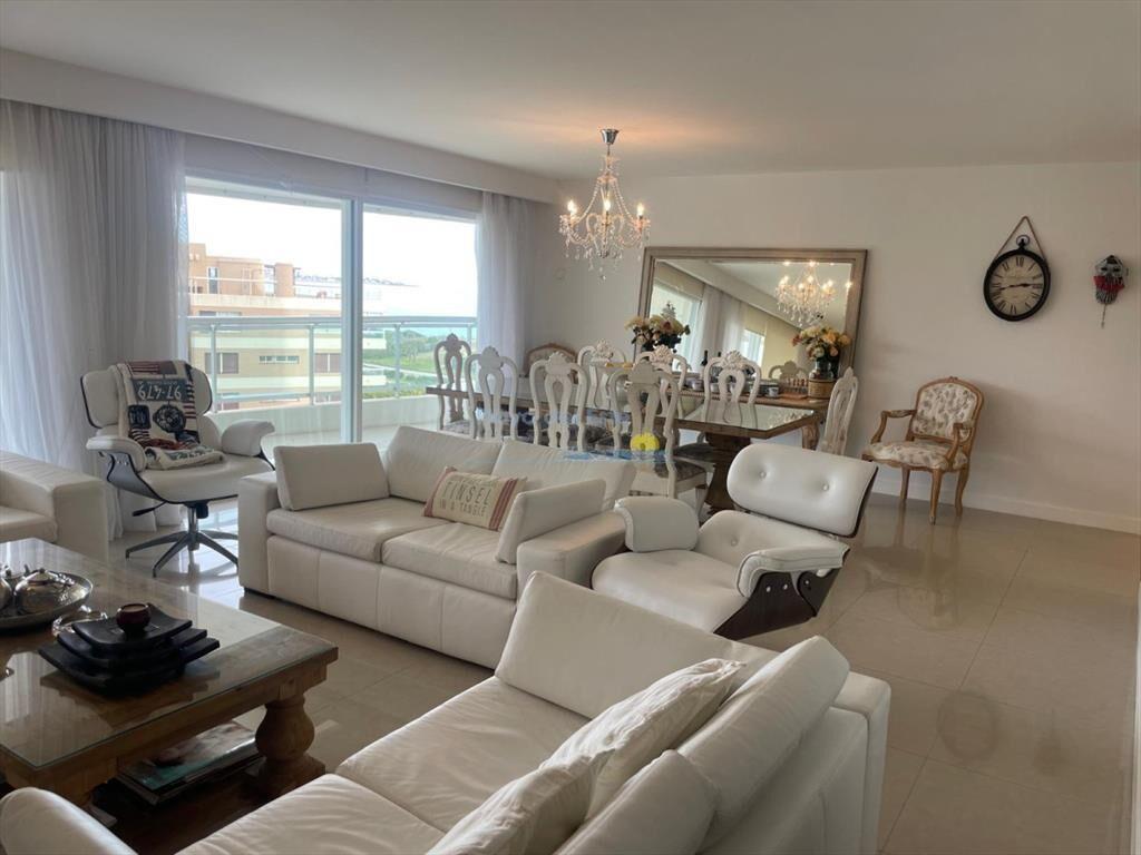 Apartamento en Venta de 3 dormitorios en Punta ,