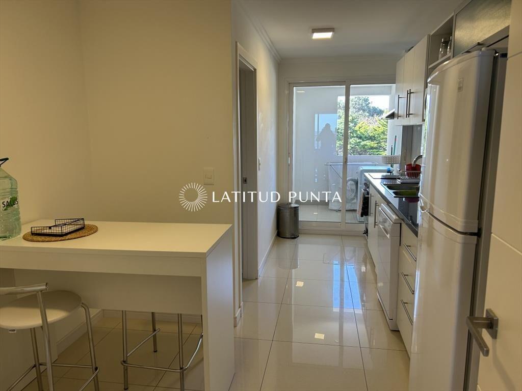 Crucero, apartamento de 3 dormitorios en primera