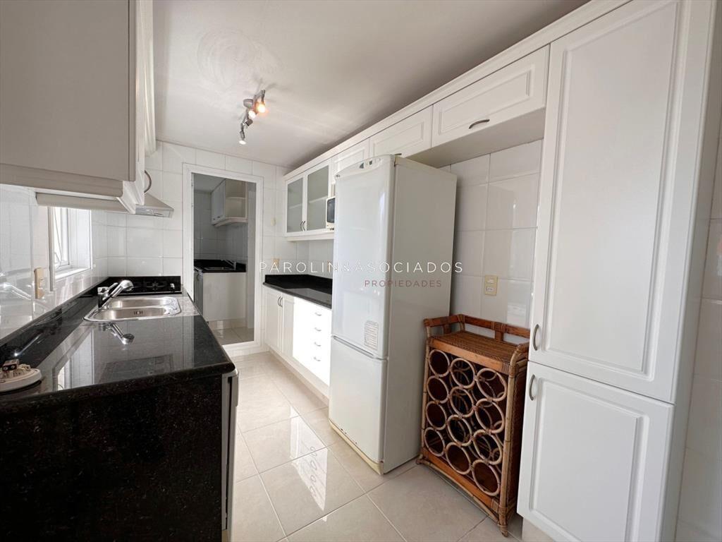 Apartamento de 3 dormitorios en suite, en Torre a