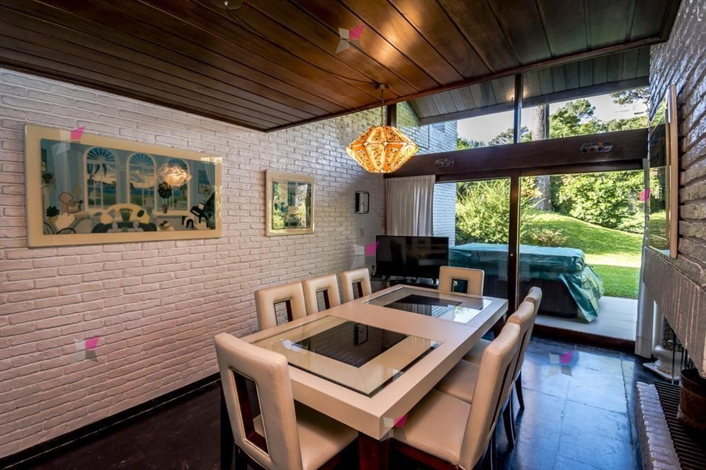 VENTA DE CASA DE 4 DORMITORIOS EN MANSA PUNTA DEL