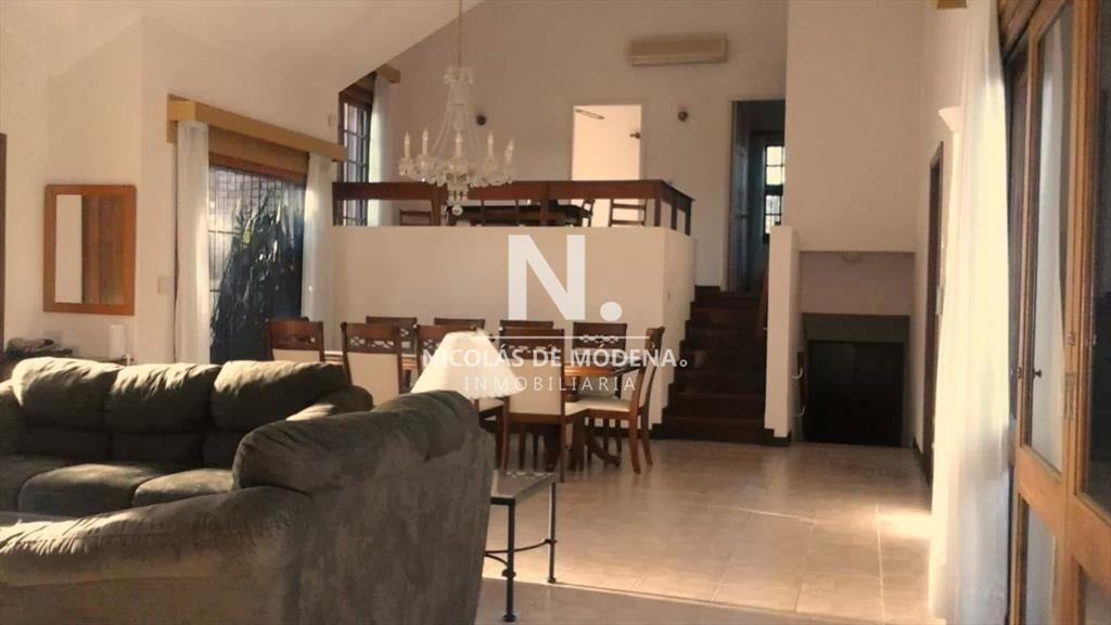 VENDE CASA CON GRAN TERRENO, EN PLAYA MANSA, DEL