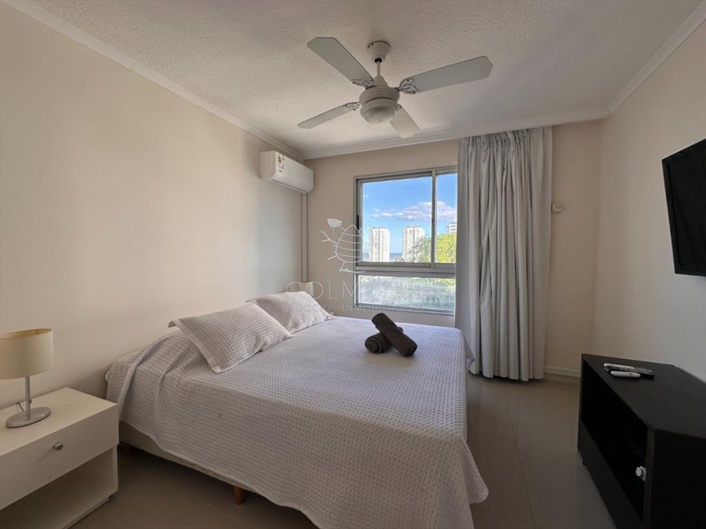 Hermoso apartamento en venta de 3 dormitorios y