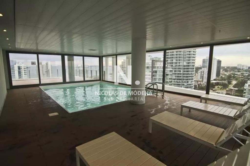Departamento de amplios espacios, Torre moderna a