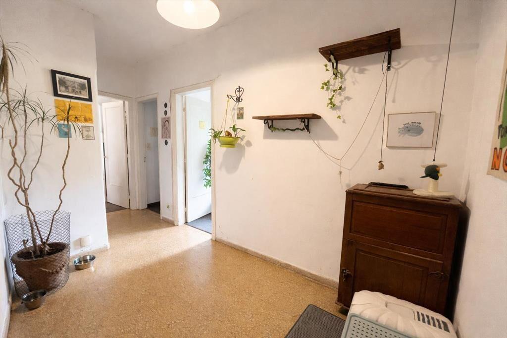 Venta apartamento 3 dormitorios con balcón. Tres Cruces (Al