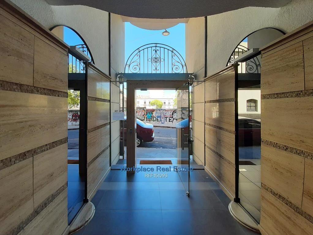 Venta oficina - Ciudad Vieja - Rambla Puerto con renta