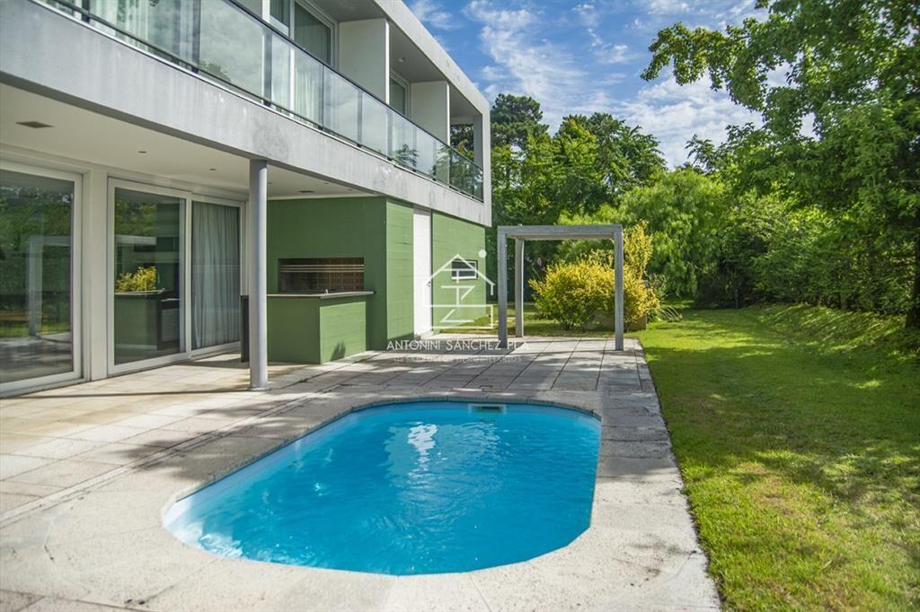 Casa en barrio privado Boulevard Park, Playa Mansa Punta de