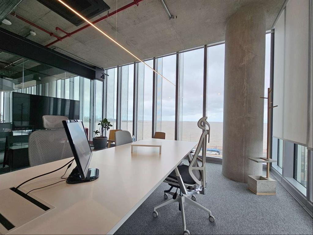 Alquiler de Oficina Equipada - Rambla Sur - Centro - Clase