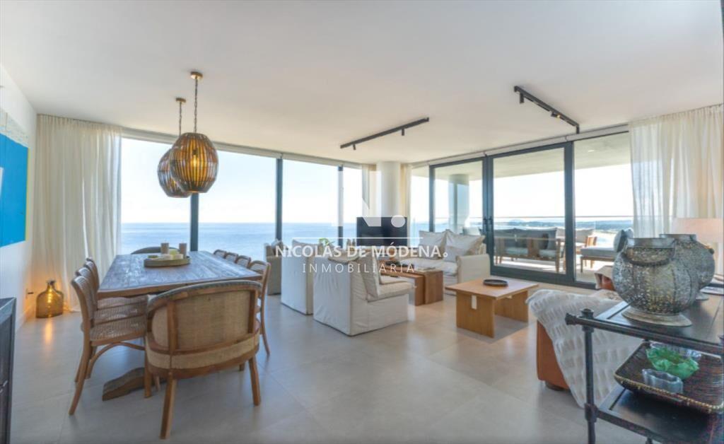 En venta apartamento de 3 dormitorios con vista