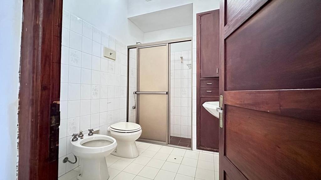VENTA CASA CENTRICA CON GARAGE