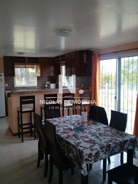 Casa de Cuatro Dormitorios en Manantiales - Venta