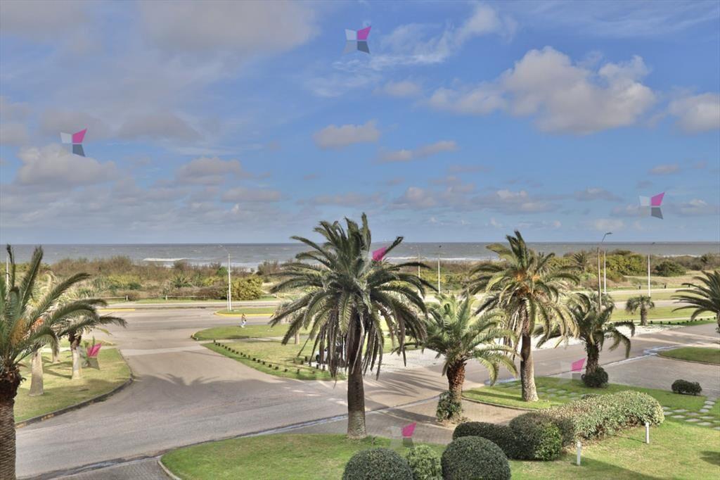 APARTAMENTO EN VENTA 4 DORMITORIOS - PLAYA BRAVA