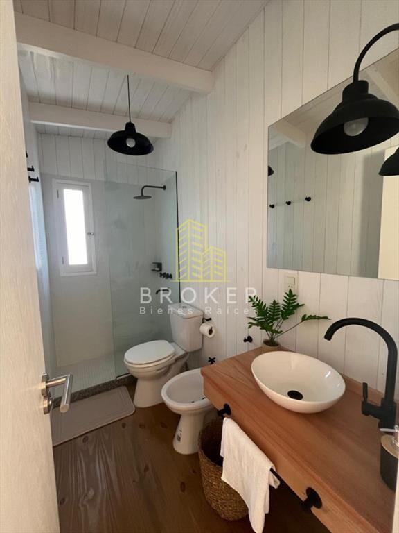Alquiler de hermosa casa a estrenar de 2 y 2 en