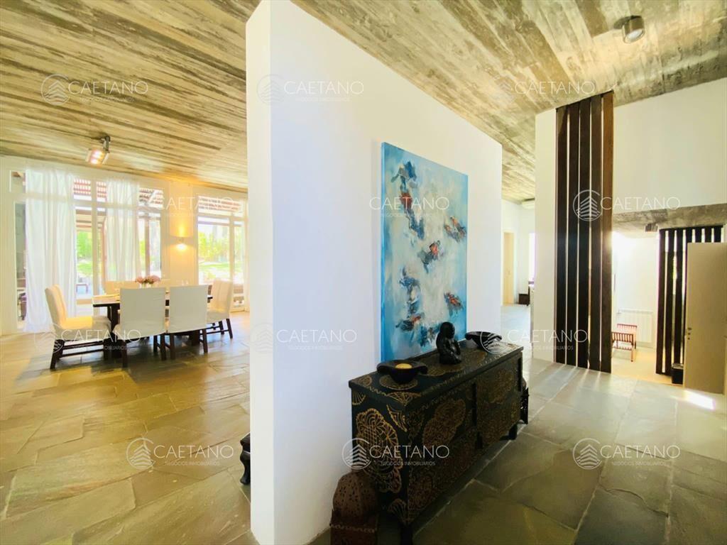 Casa en Alquiler Laguna Blanca Siete Dormitorios + Dependen